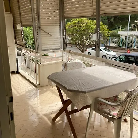 Denize çok yakın, Konyaaltı caddesine 2.bina Appartement Antalya