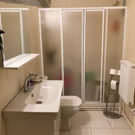 Denize Cok Yakin, Konyaalti Caddesine 2.Bina