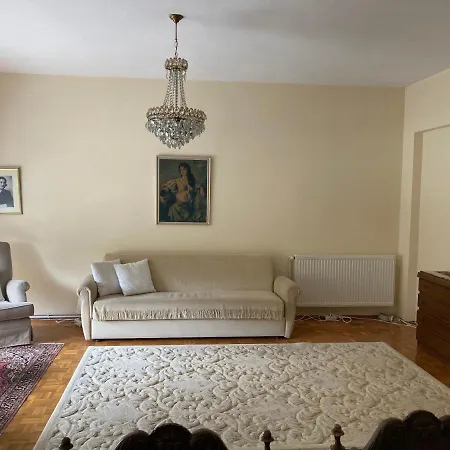 Apartman Denize Cok Yakin, Konyaalti Caddesine 2.Bina *